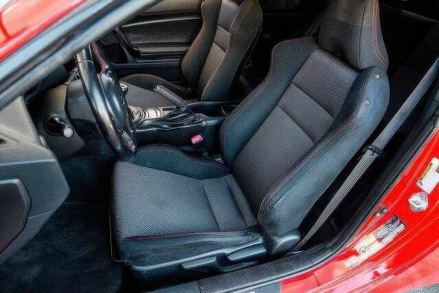 Красный Субару БРЗ, объемом двигателя 2 л и пробегом 116 тыс. км за 4000 $, фото 9 на Automoto.ua