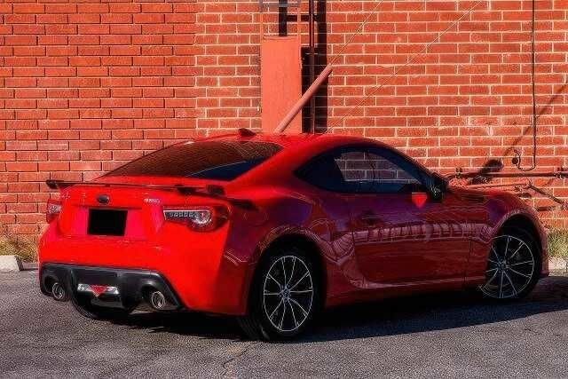 Красный Субару БРЗ, объемом двигателя 2 л и пробегом 116 тыс. км за 4000 $, фото 7 на Automoto.ua