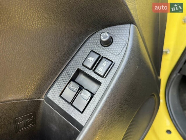 Желтый Субару БРЗ, объемом двигателя 2 л и пробегом 61 тыс. км за 11000 $, фото 7 на Automoto.ua