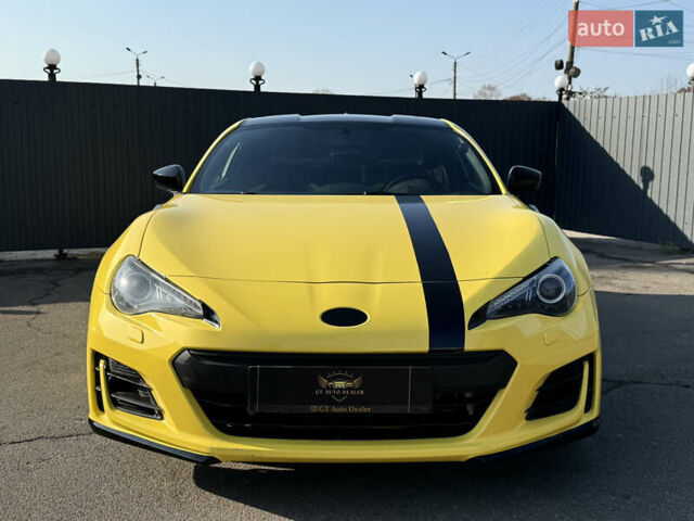 Желтый Субару БРЗ, объемом двигателя 2 л и пробегом 61 тыс. км за 11000 $, фото 1 на Automoto.ua