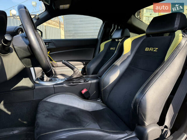 Желтый Субару БРЗ, объемом двигателя 2 л и пробегом 61 тыс. км за 11000 $, фото 8 на Automoto.ua