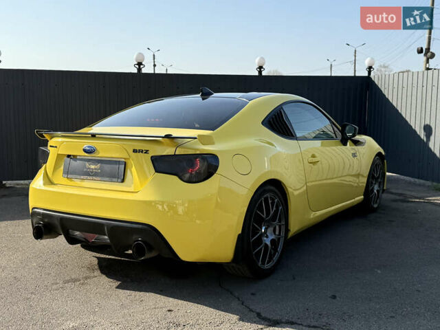 Желтый Субару БРЗ, объемом двигателя 2 л и пробегом 61 тыс. км за 11000 $, фото 4 на Automoto.ua