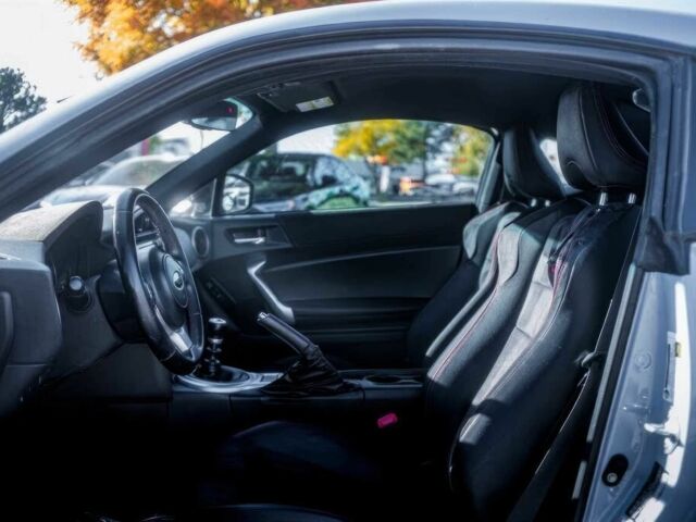 Синий Субару БРЗ, объемом двигателя 2 л и пробегом 35 тыс. км за 9400 $, фото 9 на Automoto.ua