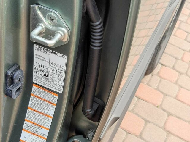 Зеленый Субару Другая, объемом двигателя 2 л и пробегом 127 тыс. км за 15500 $, фото 4 на Automoto.ua