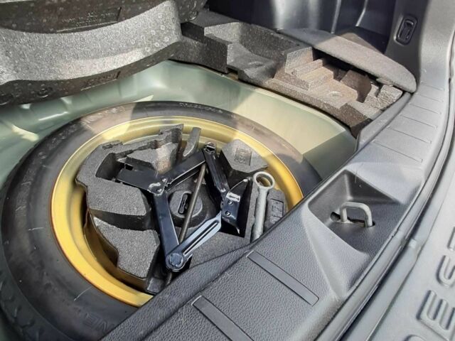 Зеленый Субару Другая, объемом двигателя 2 л и пробегом 127 тыс. км за 15500 $, фото 6 на Automoto.ua