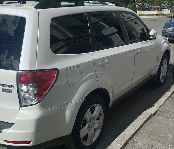 Белый Субару Форестер, объемом двигателя 2 л и пробегом 3 тыс. км за 3700 $, фото 2 на Automoto.ua