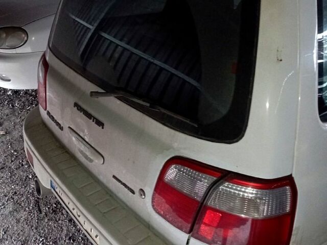 Білий Субару Forester, об'ємом двигуна 2 л та пробігом 404 тис. км за 4000 $, фото 6 на Automoto.ua