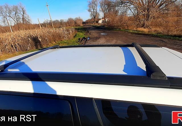 Белый Субару Форестер, объемом двигателя 2 л и пробегом 214 тыс. км за 5250 $, фото 4 на Automoto.ua