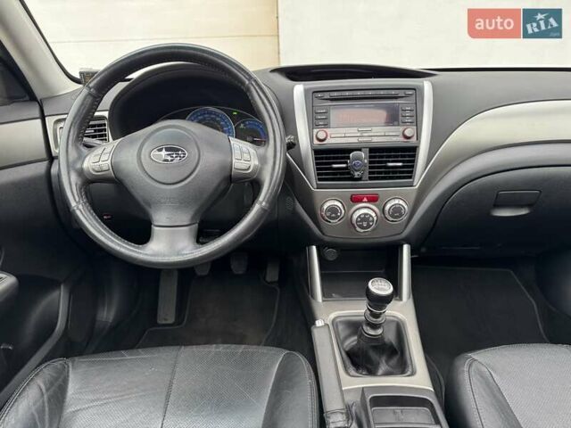 Белый Субару Форестер, объемом двигателя 2 л и пробегом 232 тыс. км за 7200 $, фото 5 на Automoto.ua