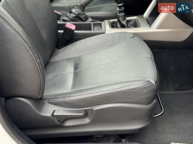 Белый Субару Форестер, объемом двигателя 2 л и пробегом 232 тыс. км за 7200 $, фото 37 на Automoto.ua