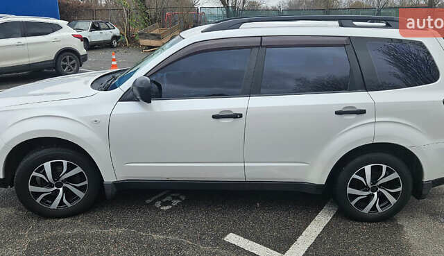 Білий Субару Forester, об'ємом двигуна 1.99 л та пробігом 261 тис. км за 6999 $, фото 8 на Automoto.ua