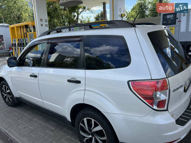 Белый Субару Форестер, объемом двигателя 1.99 л и пробегом 250 тыс. км за 7200 $, фото 7 на Automoto.ua