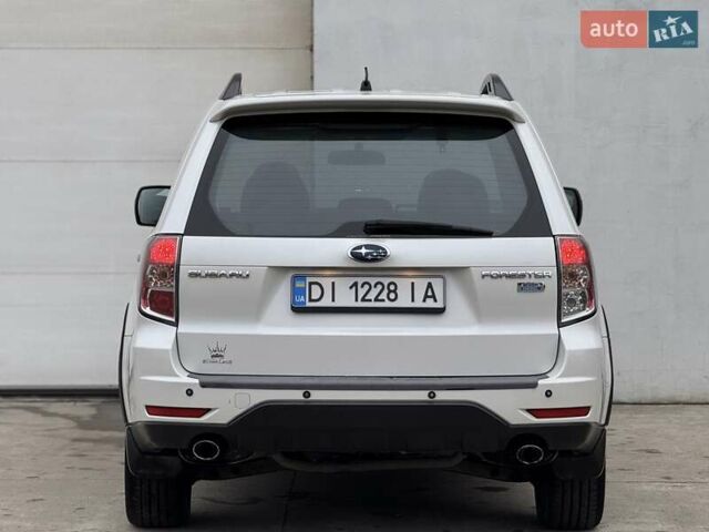 Белый Субару Форестер, объемом двигателя 2 л и пробегом 232 тыс. км за 7200 $, фото 18 на Automoto.ua
