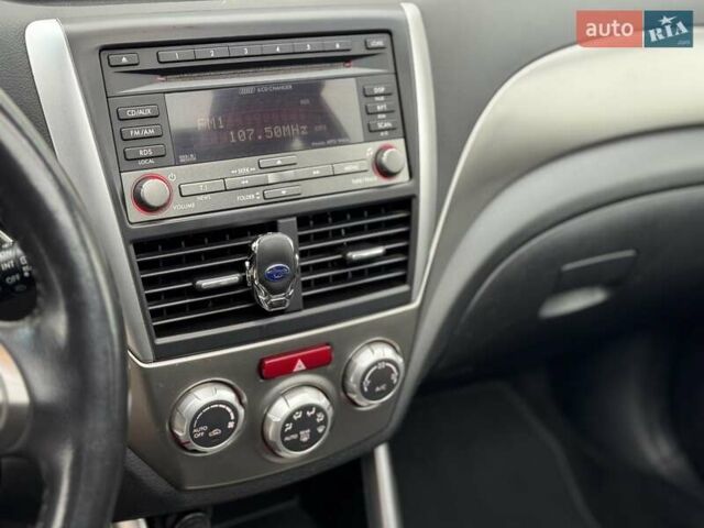 Белый Субару Форестер, объемом двигателя 2 л и пробегом 232 тыс. км за 7200 $, фото 28 на Automoto.ua