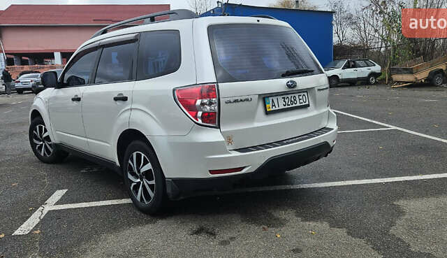 Білий Субару Forester, об'ємом двигуна 1.99 л та пробігом 261 тис. км за 6999 $, фото 11 на Automoto.ua