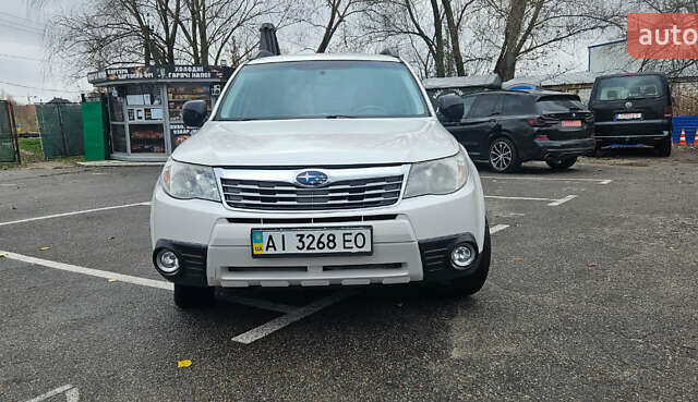 Білий Субару Forester, об'ємом двигуна 1.99 л та пробігом 261 тис. км за 6999 $, фото 2 на Automoto.ua
