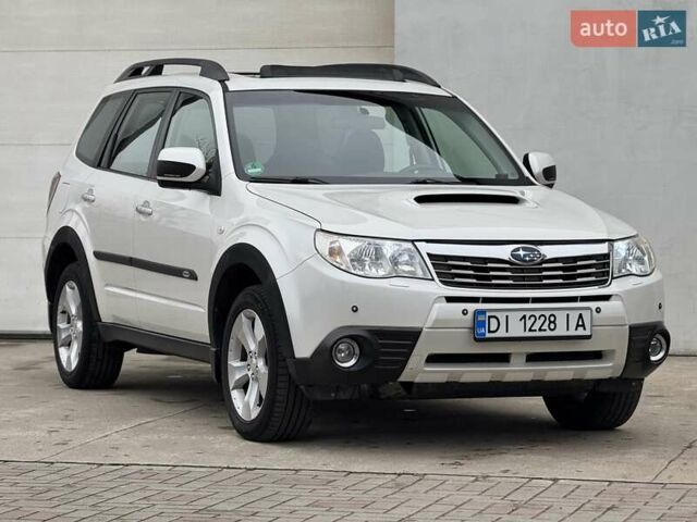 Белый Субару Форестер, объемом двигателя 2 л и пробегом 232 тыс. км за 7200 $, фото 12 на Automoto.ua