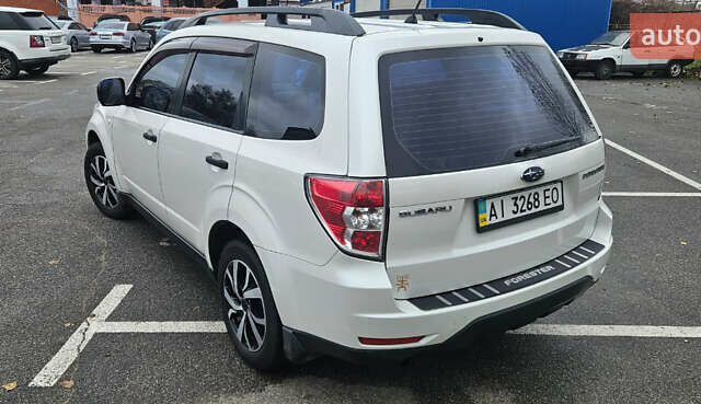 Білий Субару Forester, об'ємом двигуна 1.99 л та пробігом 261 тис. км за 6999 $, фото 7 на Automoto.ua