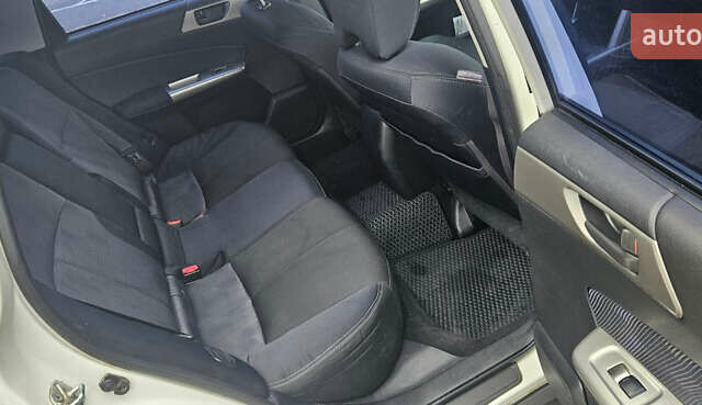 Білий Субару Forester, об'ємом двигуна 1.99 л та пробігом 261 тис. км за 6999 $, фото 17 на Automoto.ua