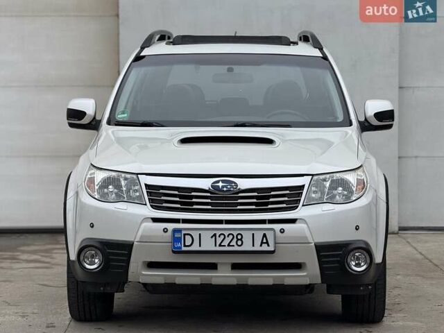 Белый Субару Форестер, объемом двигателя 2 л и пробегом 232 тыс. км за 7200 $, фото 14 на Automoto.ua