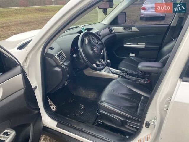 Белый Субару Форестер, объемом двигателя 2.5 л и пробегом 265 тыс. км за 8900 $, фото 17 на Automoto.ua