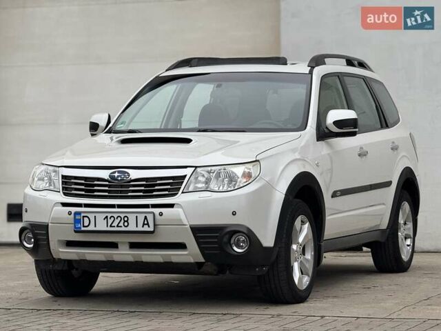 Белый Субару Форестер, объемом двигателя 2 л и пробегом 232 тыс. км за 7200 $, фото 13 на Automoto.ua