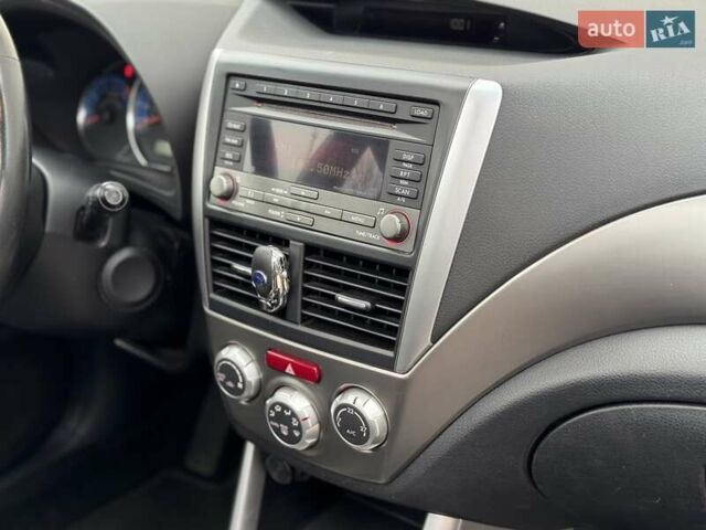 Белый Субару Форестер, объемом двигателя 2 л и пробегом 232 тыс. км за 7200 $, фото 32 на Automoto.ua