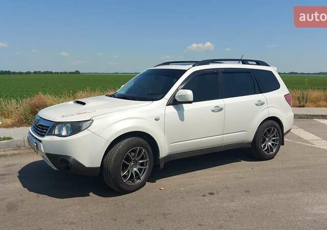 Білий Субару Forester, об'ємом двигуна 2.46 л та пробігом 231 тис. км за 10578 $, фото 7 на Automoto.ua