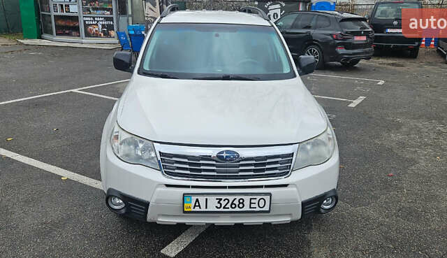 Білий Субару Forester, об'ємом двигуна 1.99 л та пробігом 261 тис. км за 6999 $, фото 3 на Automoto.ua