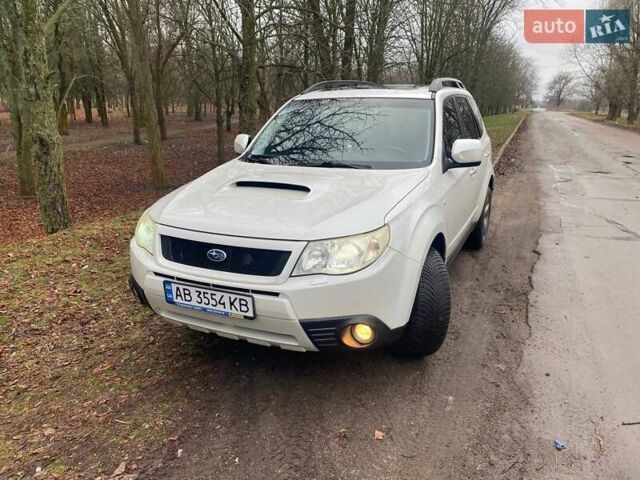Белый Субару Форестер, объемом двигателя 2.5 л и пробегом 265 тыс. км за 8900 $, фото 3 на Automoto.ua