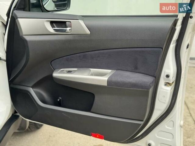 Белый Субару Форестер, объемом двигателя 2 л и пробегом 232 тыс. км за 7200 $, фото 39 на Automoto.ua