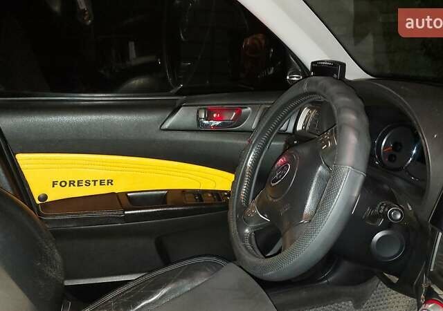 Білий Субару Forester, об'ємом двигуна 2.46 л та пробігом 231 тис. км за 10578 $, фото 20 на Automoto.ua