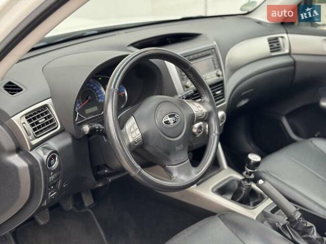 Белый Субару Форестер, объемом двигателя 2 л и пробегом 232 тыс. км за 7200 $, фото 24 на Automoto.ua