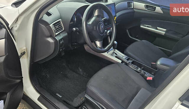 Білий Субару Forester, об'ємом двигуна 1.99 л та пробігом 261 тис. км за 6999 $, фото 19 на Automoto.ua