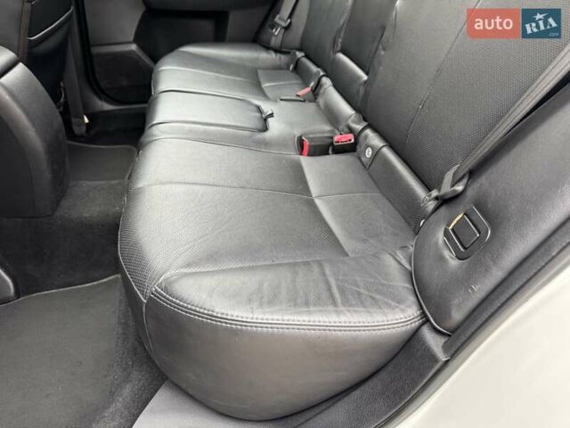 Белый Субару Форестер, объемом двигателя 2 л и пробегом 232 тыс. км за 7200 $, фото 44 на Automoto.ua