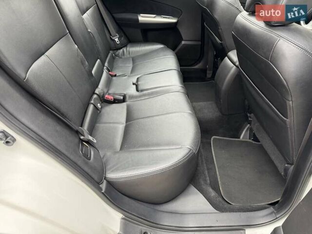 Белый Субару Форестер, объемом двигателя 2 л и пробегом 232 тыс. км за 7200 $, фото 42 на Automoto.ua