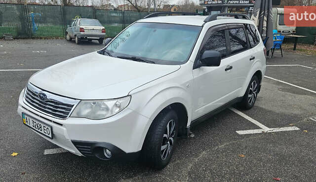 Білий Субару Forester, об'ємом двигуна 1.99 л та пробігом 261 тис. км за 6999 $, фото 10 на Automoto.ua