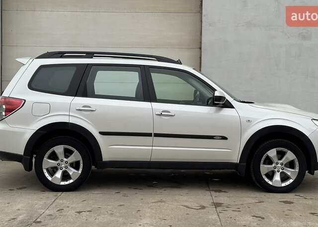 Белый Субару Форестер, объемом двигателя 2 л и пробегом 232 тыс. км за 7200 $, фото 8 на Automoto.ua