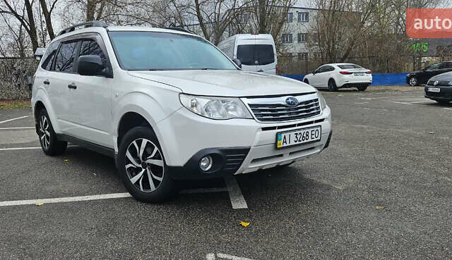 Білий Субару Forester, об'ємом двигуна 1.99 л та пробігом 261 тис. км за 6999 $, фото 4 на Automoto.ua