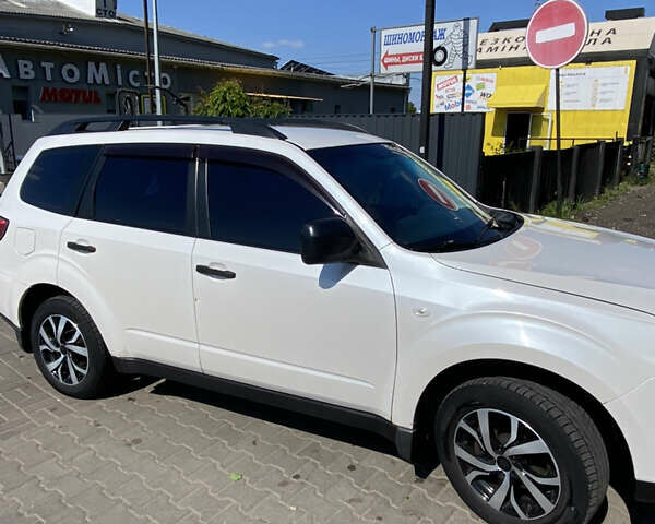 Білий Субару Forester, об'ємом двигуна 1.99 л та пробігом 250 тис. км за 7200 $, фото 2 на Automoto.ua