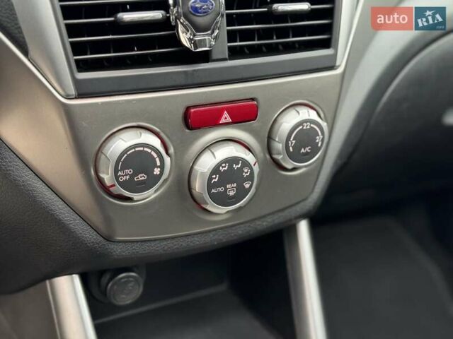 Белый Субару Форестер, объемом двигателя 2 л и пробегом 232 тыс. км за 7200 $, фото 29 на Automoto.ua