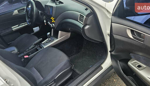 Білий Субару Forester, об'ємом двигуна 1.99 л та пробігом 261 тис. км за 6999 $, фото 20 на Automoto.ua