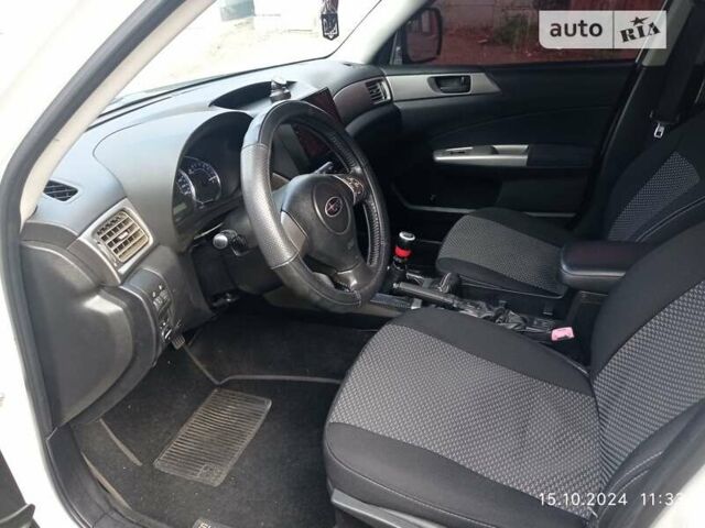 Білий Субару Forester, об'ємом двигуна 2 л та пробігом 300 тис. км за 7400 $, фото 24 на Automoto.ua
