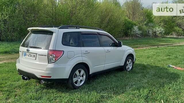 Білий Субару Forester, об'ємом двигуна 1.99 л та пробігом 181 тис. км за 10500 $, фото 6 на Automoto.ua