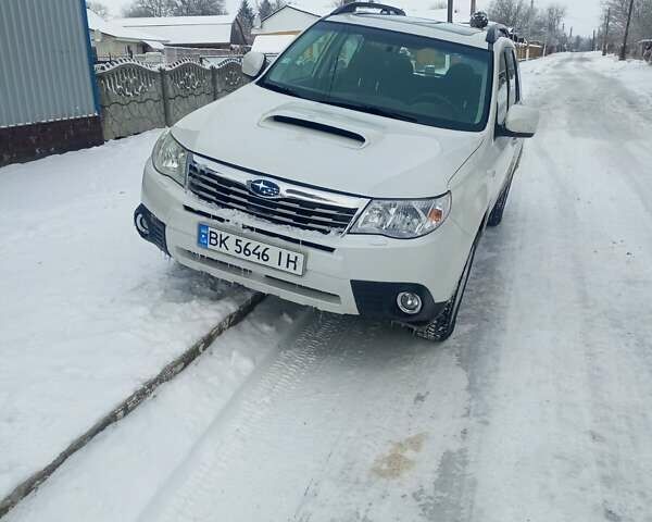 Білий Субару Forester, об'ємом двигуна 2 л та пробігом 290 тис. км за 9900 $, фото 5 на Automoto.ua