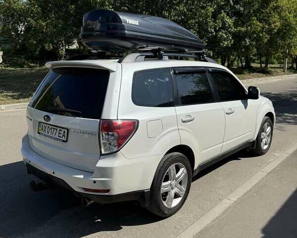 Белый Субару Форестер, объемом двигателя 1.99 л и пробегом 130 тыс. км за 10300 $, фото 3 на Automoto.ua