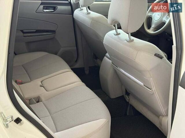 Білий Субару Forester, об'ємом двигуна 2.5 л та пробігом 176 тис. км за 8190 $, фото 14 на Automoto.ua
