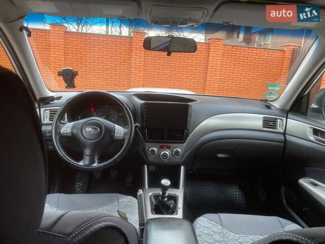 Білий Субару Forester, об'ємом двигуна 2 л та пробігом 250 тис. км за 7500 $, фото 4 на Automoto.ua