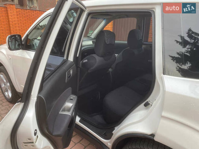 Білий Субару Forester, об'ємом двигуна 2 л та пробігом 250 тис. км за 7500 $, фото 23 на Automoto.ua