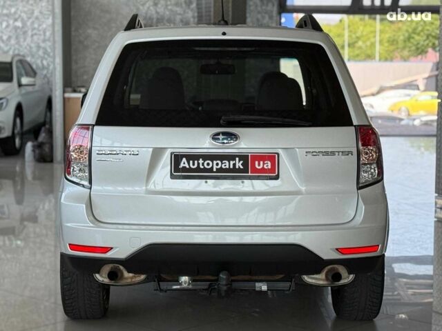 Білий Субару Forester, об'ємом двигуна 2.5 л та пробігом 176 тис. км за 8490 $, фото 6 на Automoto.ua
